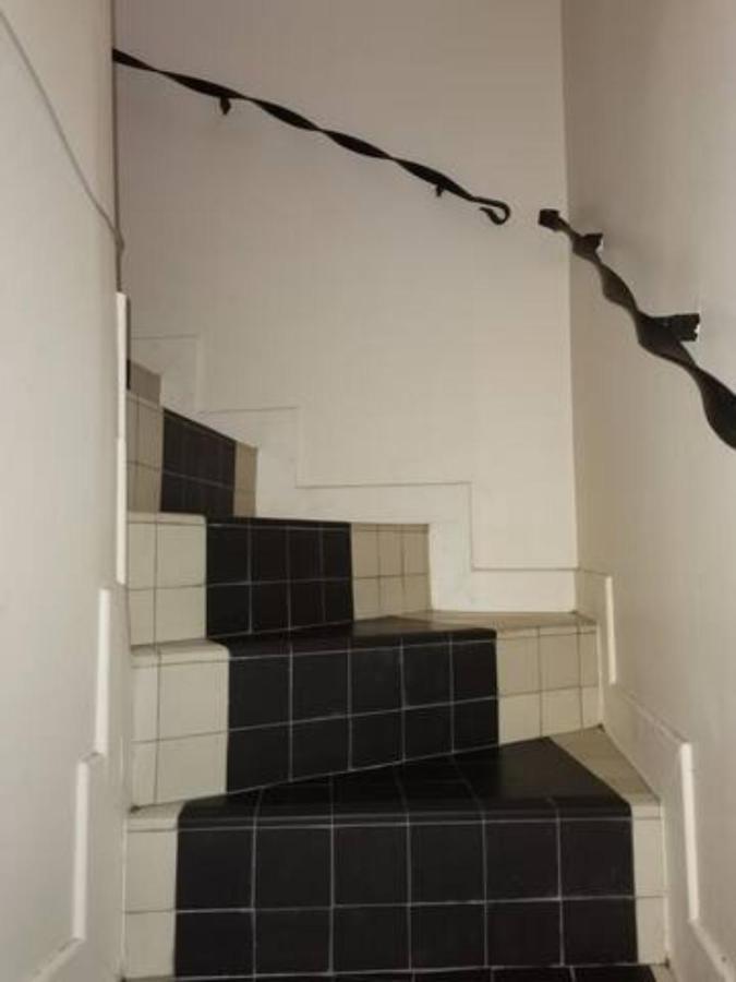 Chambre Dans Une Maison Partagee Ньои-сюр-Марн Екстериор снимка