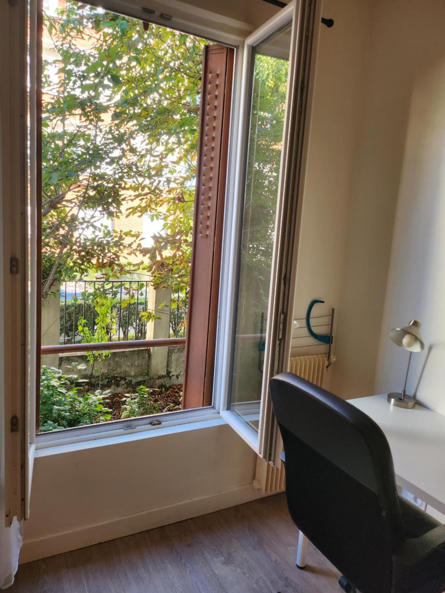 Chambre Dans Une Maison Partagee Ньои-сюр-Марн Екстериор снимка